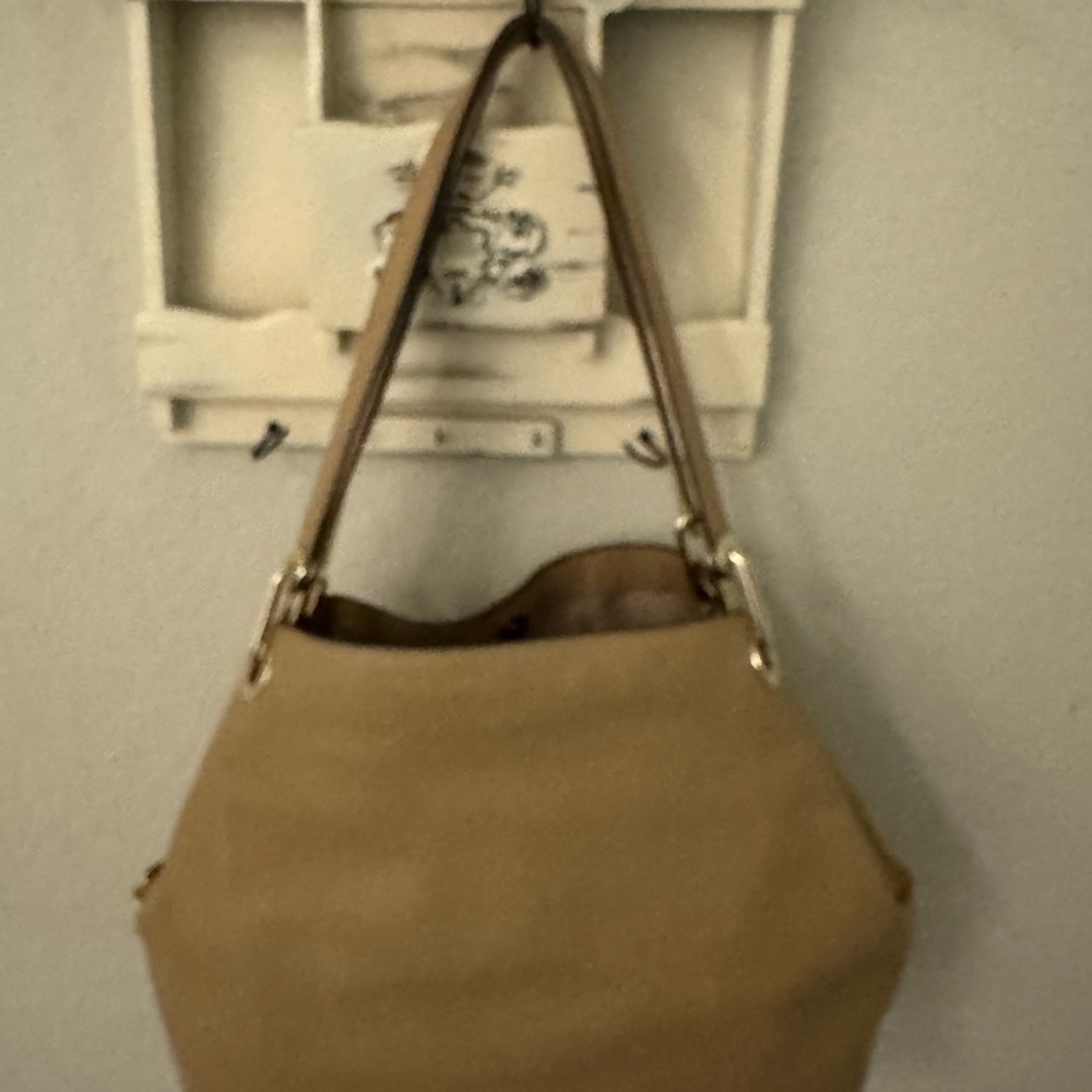 Michael Kors Beige Shoulder Bag - Picture 3 of 11